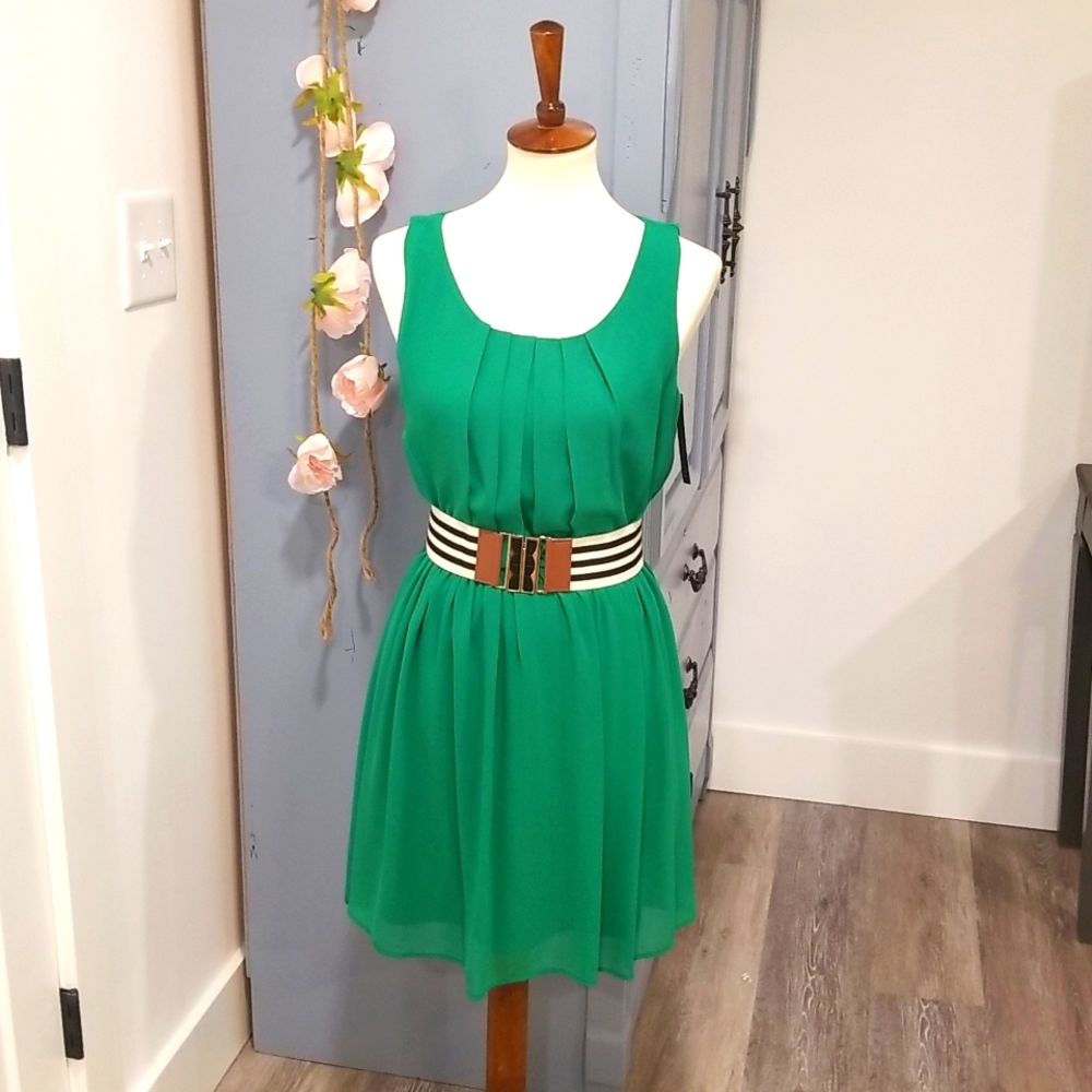 NWT BCX Kelly green sleeveless dress Size Medium